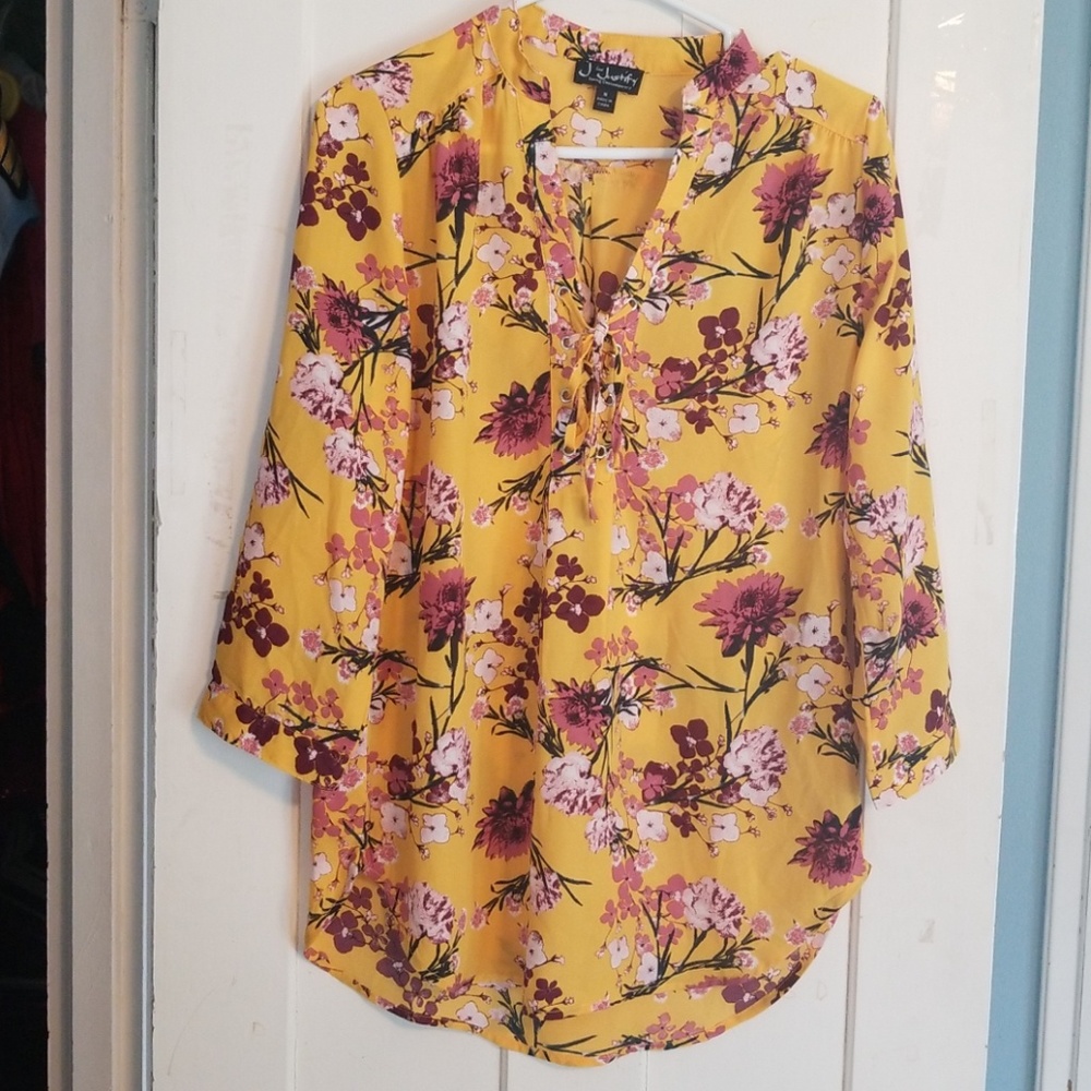 3/4 sleeve shirt. Justify brand size Med.